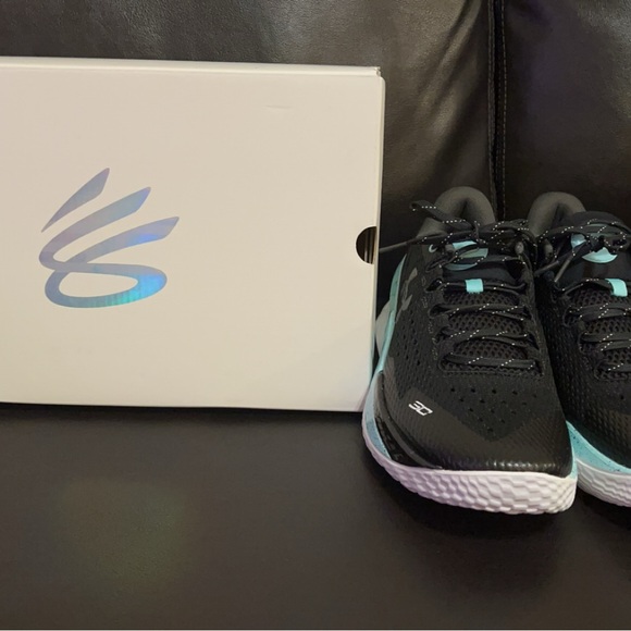 Curry 2 low flotro - Picture 3 of 5